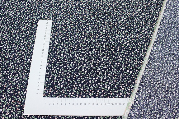 Штапель "Белые лютики на чернильном", ш.1.45м, вискоза-100%, 100гр/м.кв