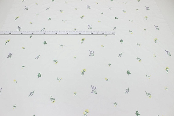 Перкаль Премиум с вышивкой "Полевые цветочки" цв.белый, СОРТ2, ш.1.54м, хл-100%, 115гр/м.кв