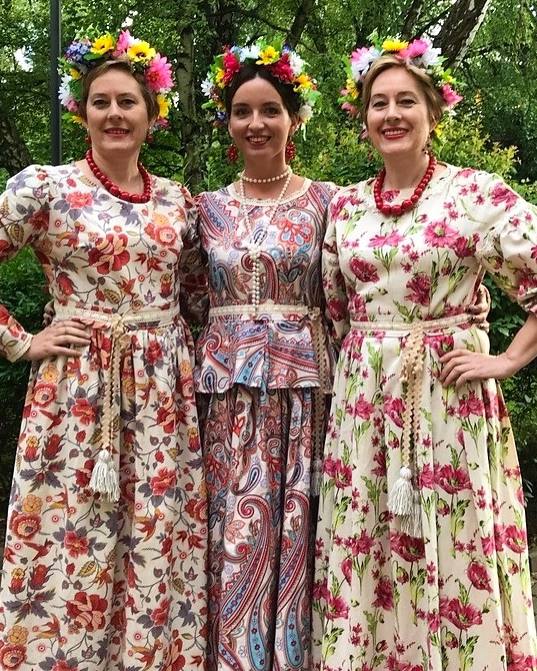 Платья из полульна Народного ансамбля "Горница"