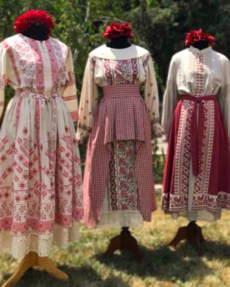 Платья в русском стиле из полульна и пестряди