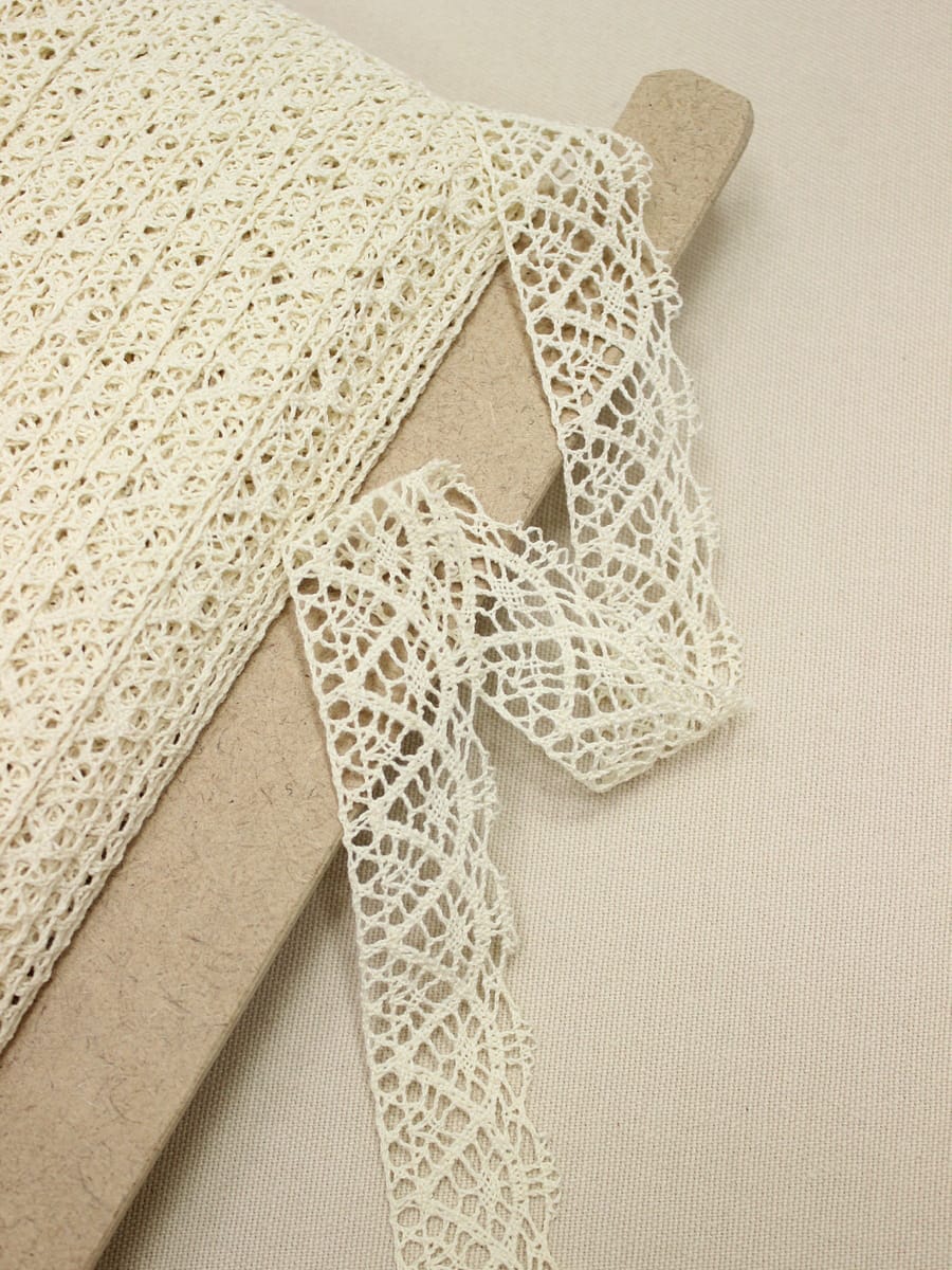 Кружево цв.суровый, ш.30мм, хлопок-100%, рис.024/3