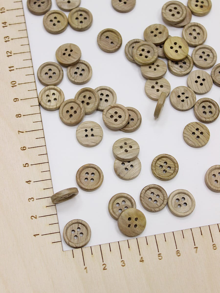 Пуговица дерево без покрытия,15мм, 4 отверстия