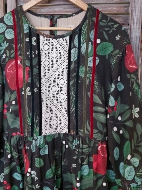 Праздничное платье из рогожки "Гранатовый сад"