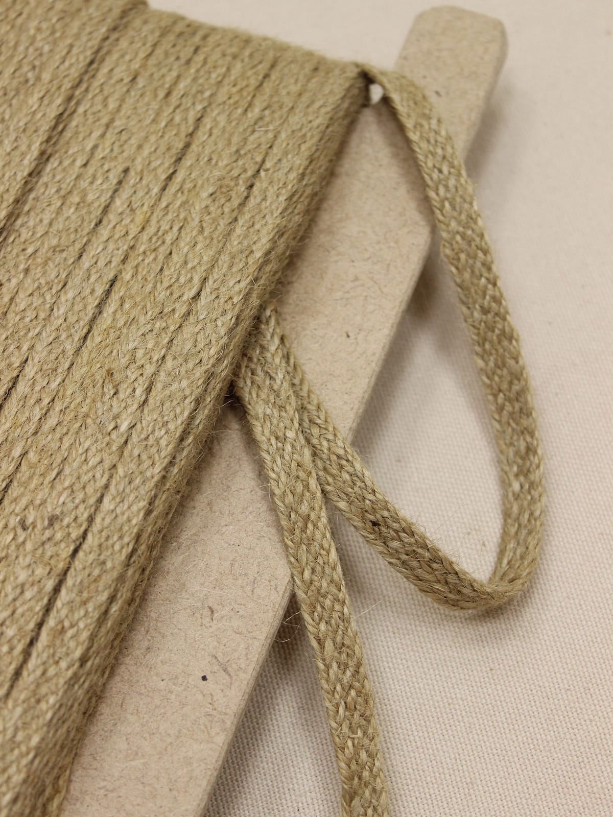 Тесьма плетеная, 11мм, джут-100%