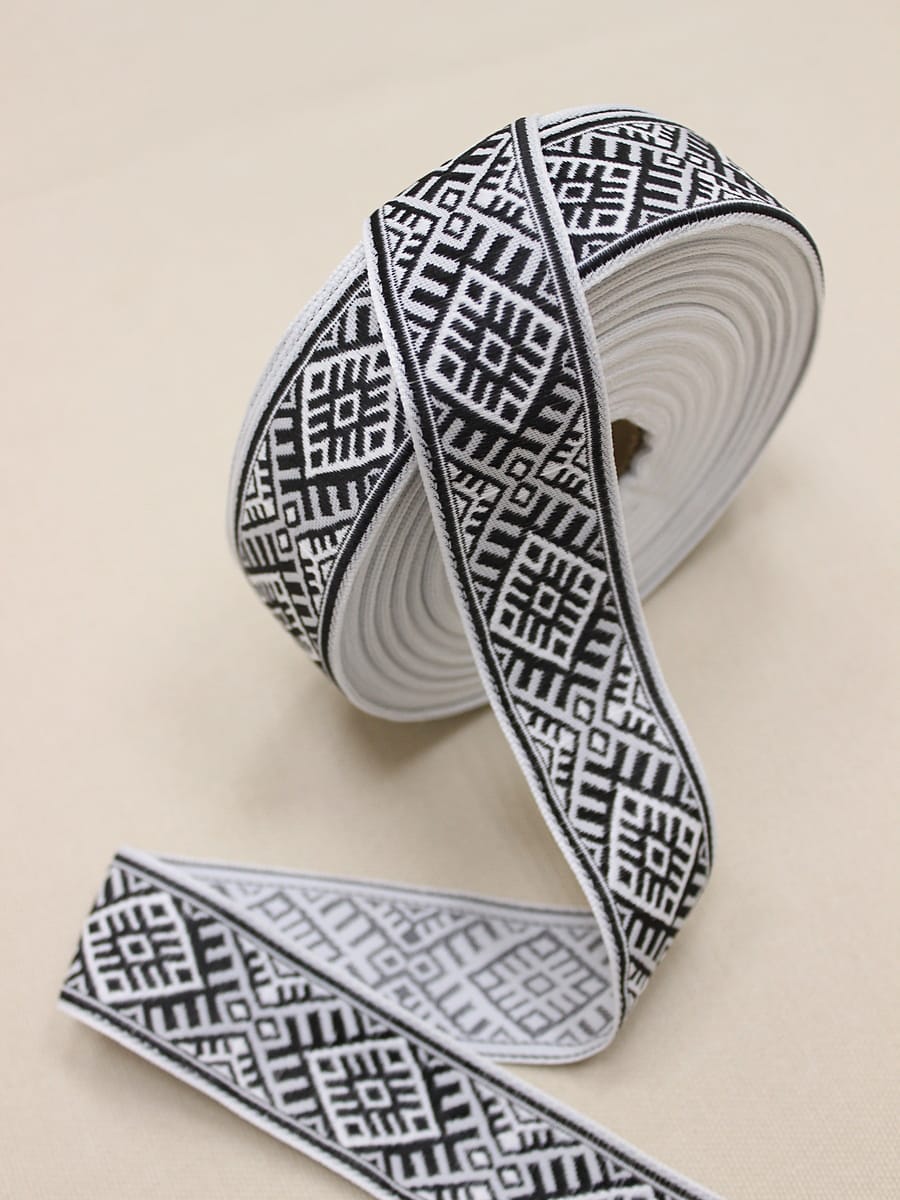 Жак.лента 32мм Черный славянский орнамент на белом, рис.9038/5