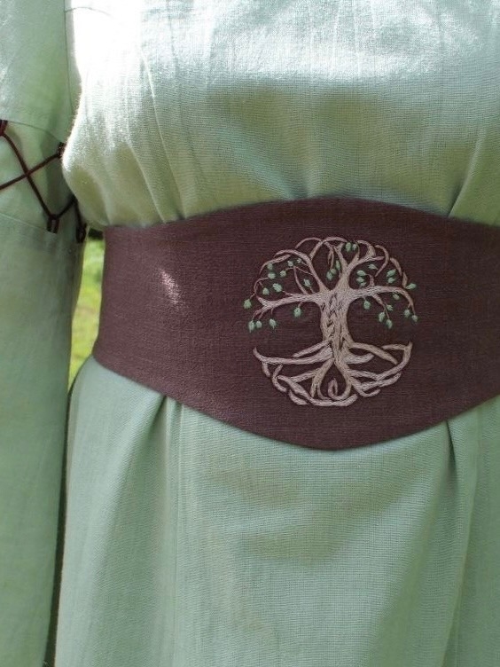 Корсетный пояс из крапивы в кофейном цвете