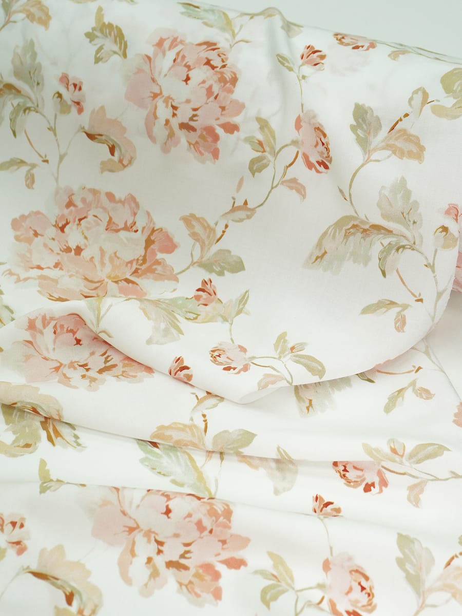 Штапель Премиум (Digital) "Майская роза" цв.белый, ш.1.45м, вискоза-100%, 105гр/м.кв