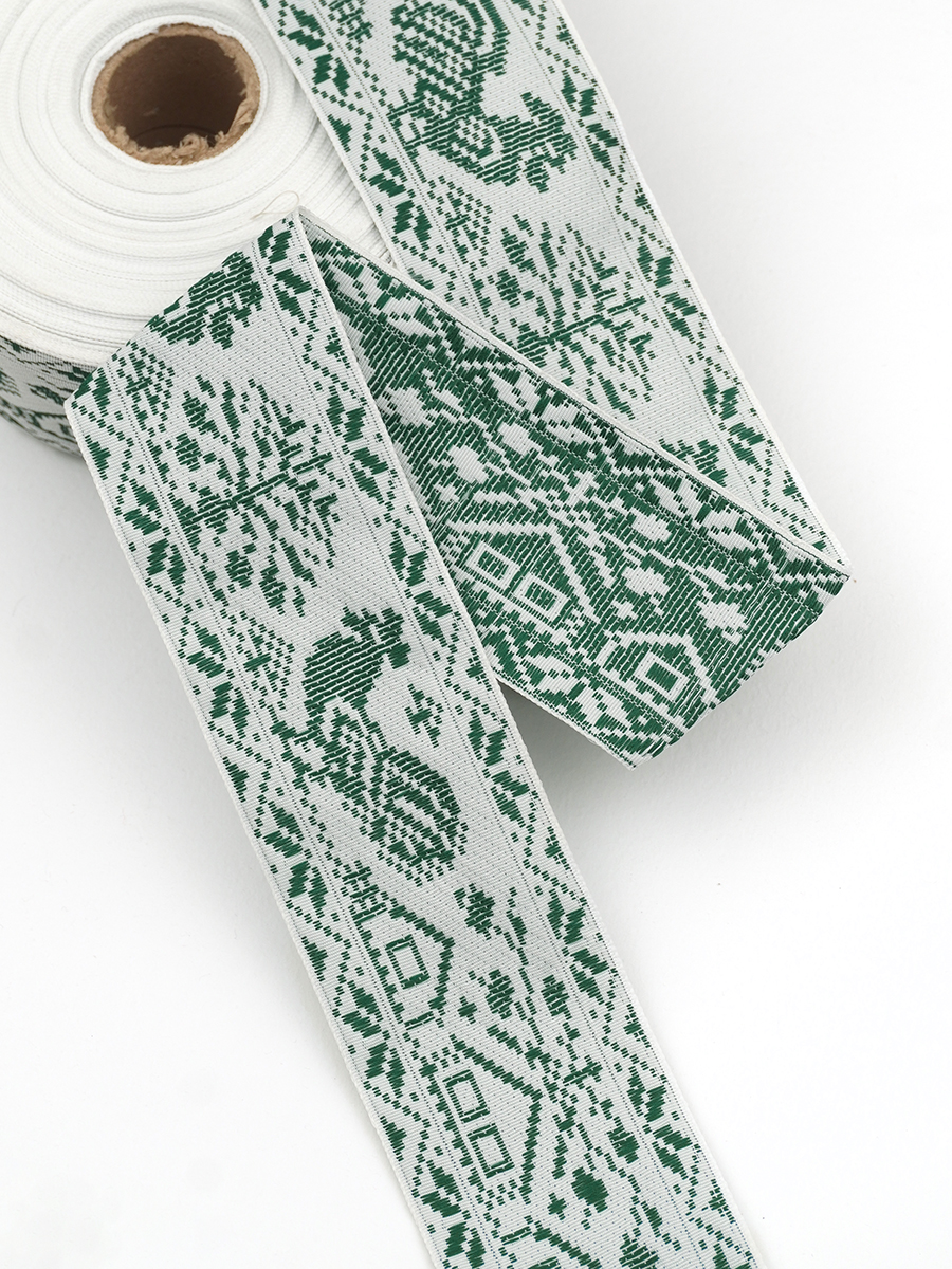 Жак.лента 50мм Зеленые петухи на белом