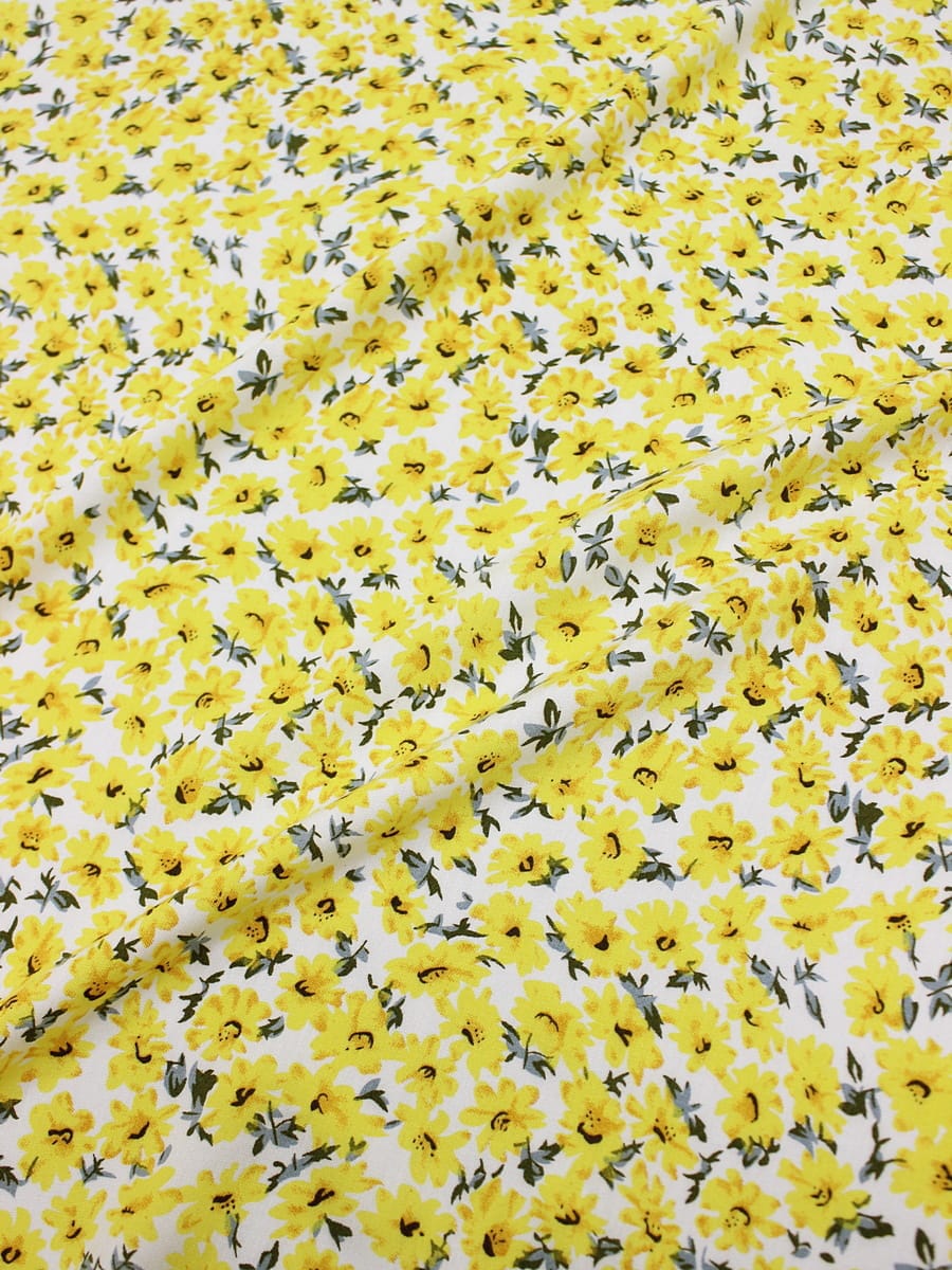 Штапель Премиум "Веселина (желтые цветы на молочном)", ш.1.43м, вискоза-100%, 120гр/м.кв