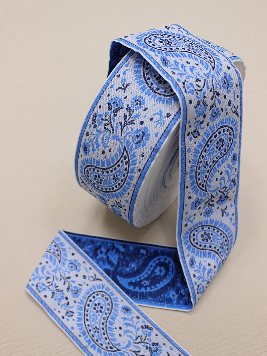 Жак.лента 70мм Чернильно-голубые огурцы на белом