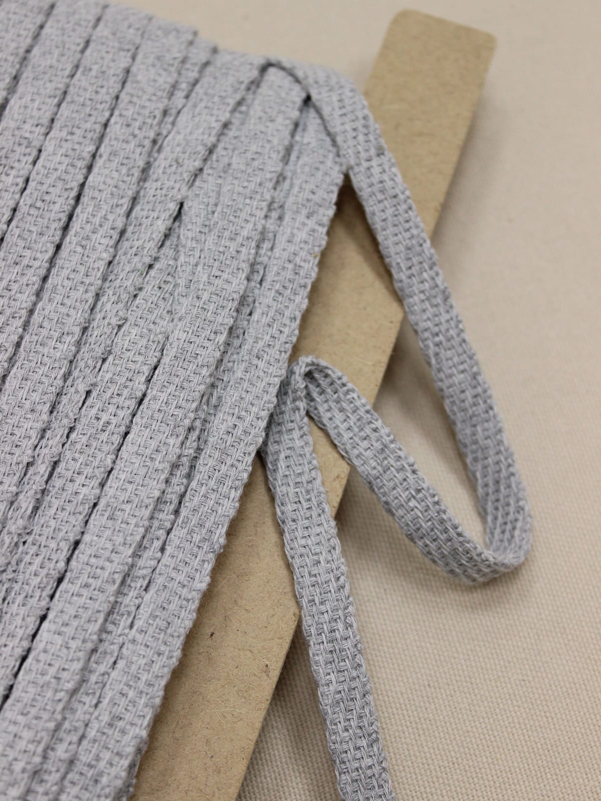 Шнур плоский рыхлый цв.Светло-серый, ш.10мм, хлопок-90%, п/э-10%