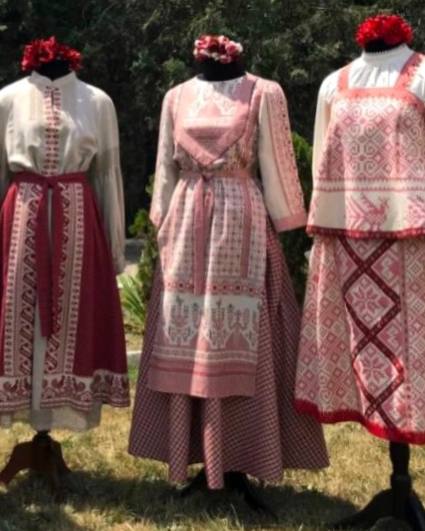 Платья в русском стиле из полульна и пестряди