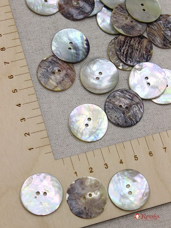 Пуговица перламутр, серо-бежевый хамелеон, 26мм, 2 отверстия