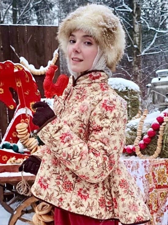 Фуфаечка из плательного хлопка "Алая краса"