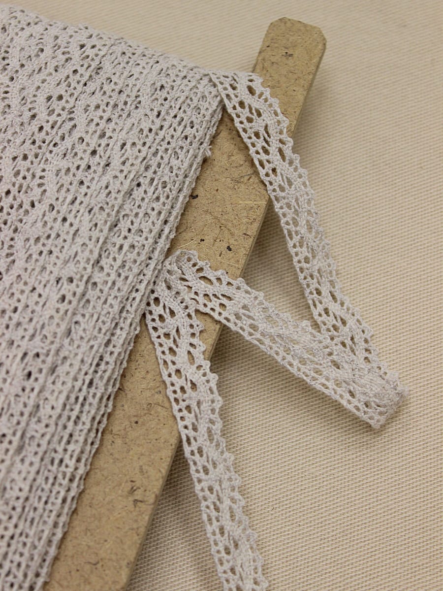 Кружево цв.св.бежево-серый, ш.13мм, хлопок-90%, п/э-10%