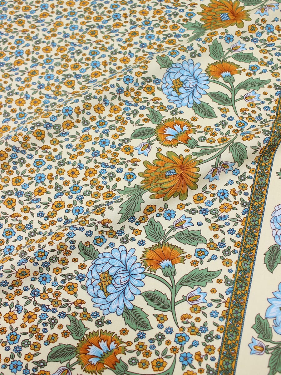 Штапель "Цветочные напевы с каймой" цв.шампань, ш.1.45м, вискоза-100%, 90гр/м.кв