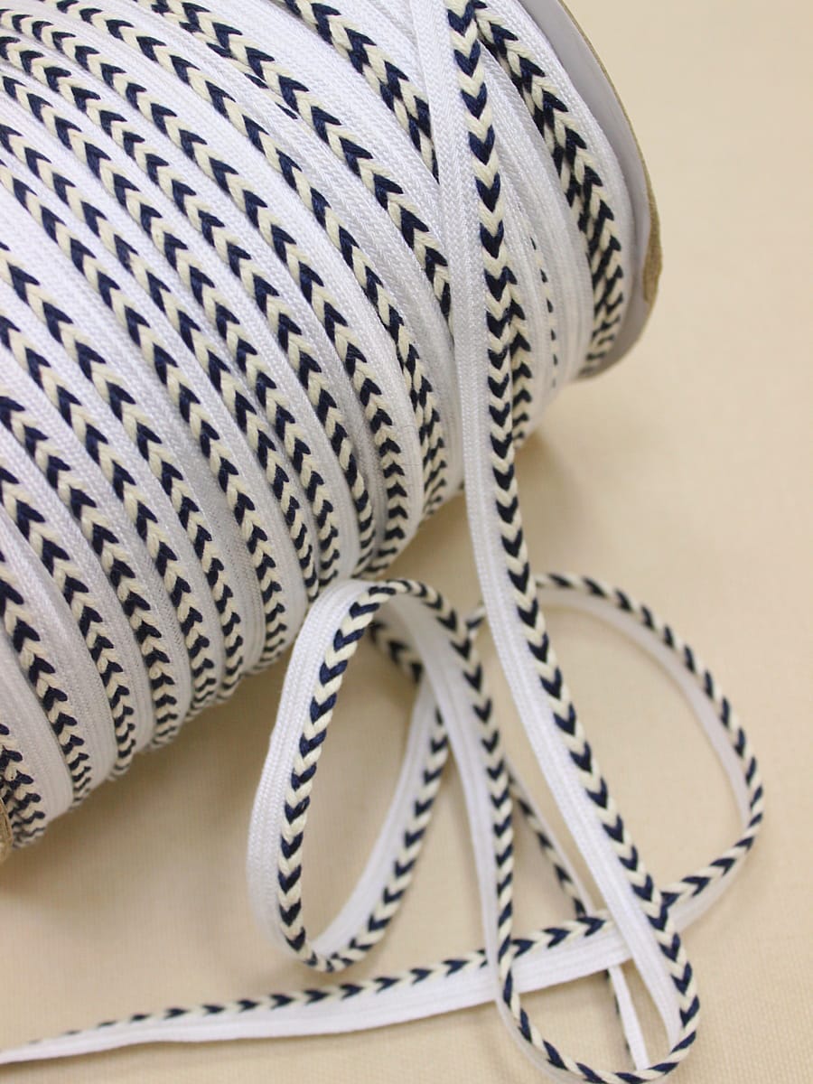 Кант отделочный "Косичка" цв.белый/суровый/чернильный, ш.12мм/5мм, п/э-80, вискоза-20%