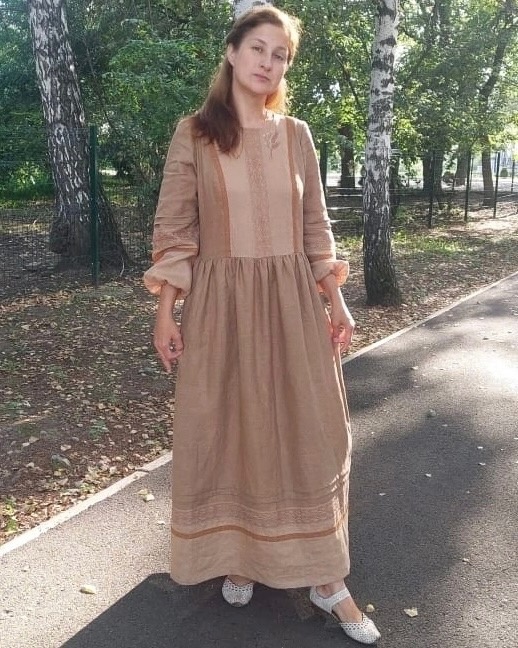 Платье с кружевом из костюмного и сорочечного льна