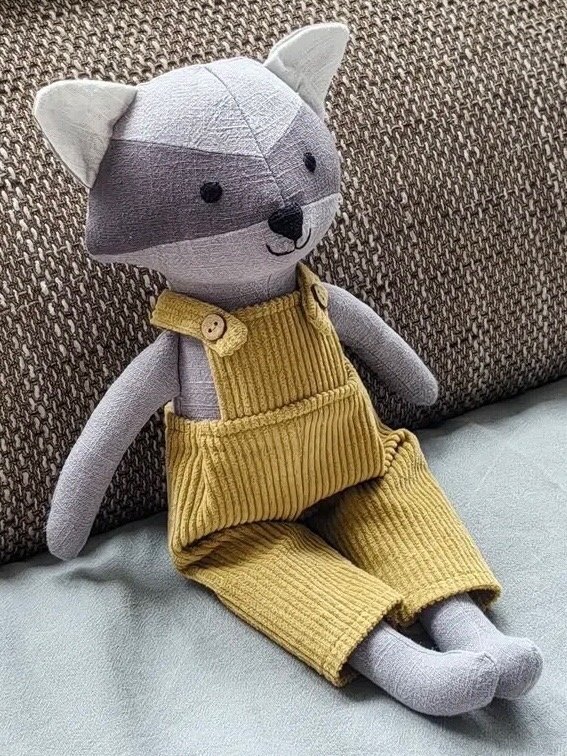 Игрушка из крапивы и вельвета