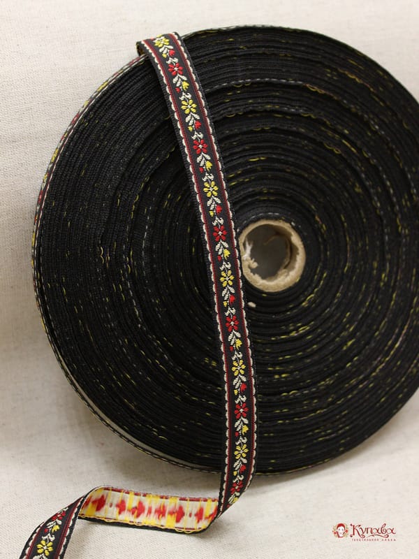 Жак.лента 18мм Желто-красные с молочным цветы на черном