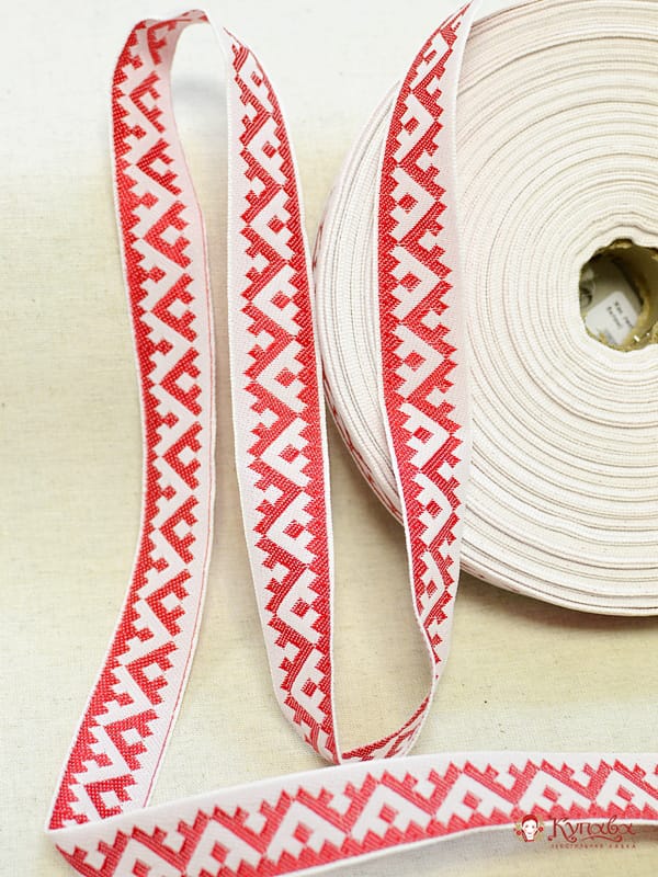 Жак.лента 24мм Красный оберег на белом#011394