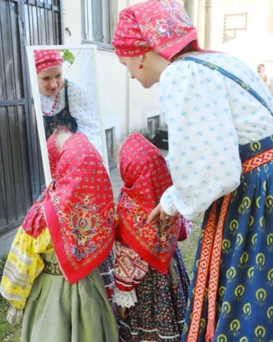 Барановский платок в народном костюме
