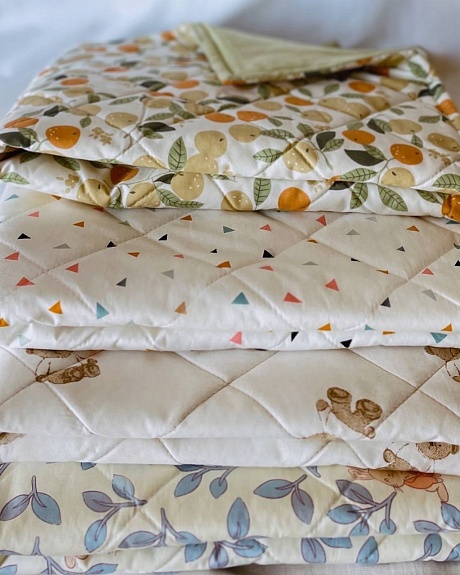 Одеяло-конверт для новорожденного и бортики в кроватку из сатина 