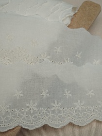 Шитье цв.кремовый (общая ширина 65мм, ширина вышивки 40мм), хлопок-100%, батист