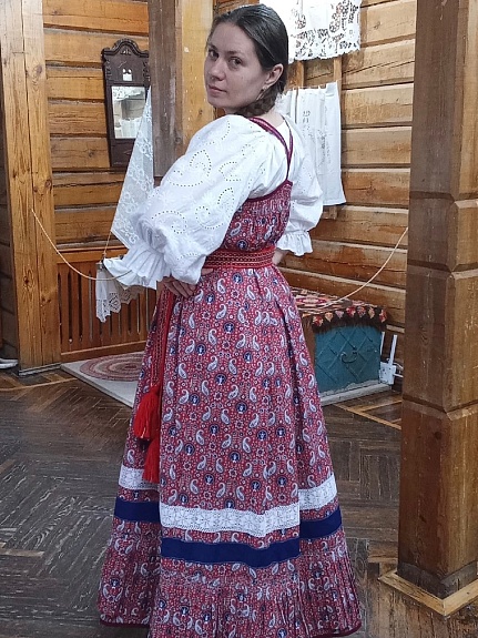 Сарафан из поплина "Барановские мотивы на красно-терракотовом"
