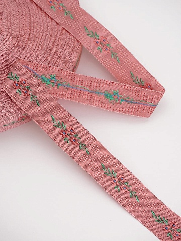 Жак.лента 18мм Розовый букетик на бруснично-розовом