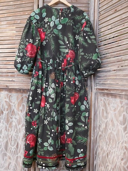 Праздничное платье из рогожки "Гранатовый сад"