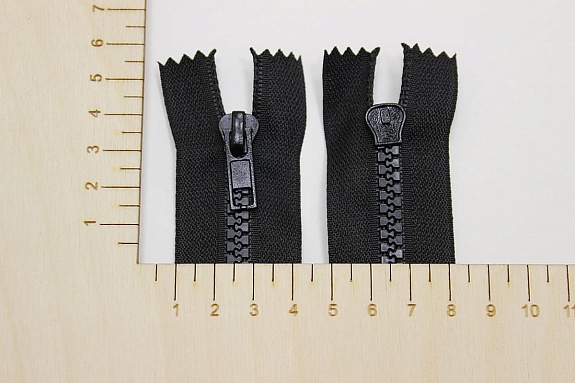 Молния тракторная №5 цв.черный, 18см