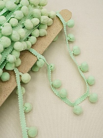 Брак(уценка)Тесьма "Помпоны" цв.салатово-мятный, шир.тесьмы без помпона-8мм; помпон Ø-15мм, п/э-100%