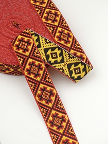 Жак.лента 32мм Желто-черный орнамент на красном