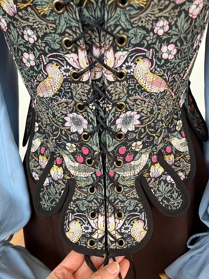 Корсет из хлопка "Райские птички" в черном цвете