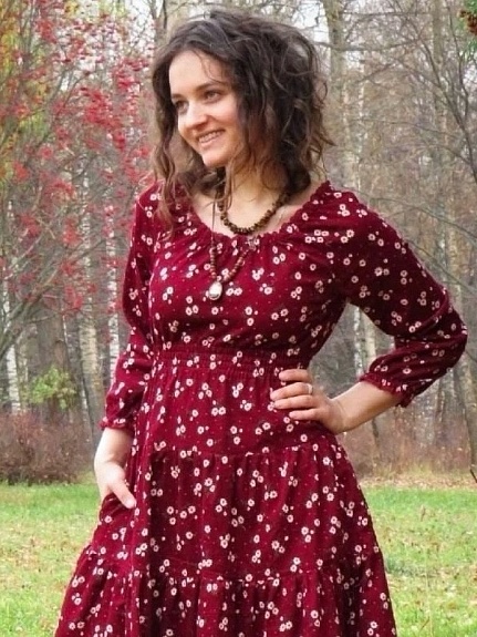 Платье из  Микровельвета "Ромашки на бордовом в точку"