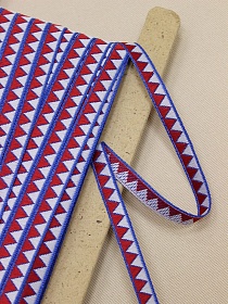 Жак.лента 10мм Белые/красные треугольники на васильковом