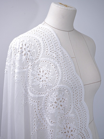 Шитье "Камея" (фестоны с 2х сторон) цв.молочно-белый, СОРТ2, ш.1.35м, хлопок-100%, батист, 80гр/м.кв