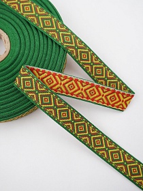 Жак.лента 16мм Желто-красные ромбы на сверкающем зеленом