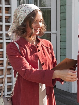 Косынка из импортного хлопка "Цветочное вдохновение (брусничные цветы)"