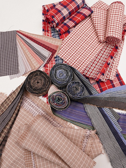 Комплект кромочного лоскута 1кг (от наборов для рукоделия) Пестрядь