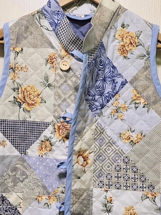 Жилеты из бязи "Цветочный треугольный пэчворк"