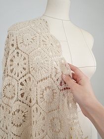 Кроше "Ажурные соты - крупный рисунок" (фестоны с 2х сторон) цв.суровый, ш.1.05м, хлопок-100%, 365гр/м.кв