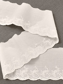 Шитье цв.молочно-белый (общая ширина 83мм, ширина вышивки 33мм), хлопок-100%, батист