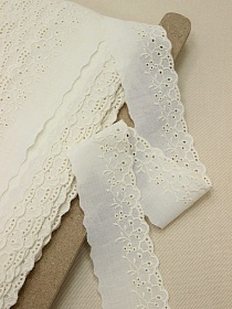 Шитье цв.кремовый (общая ширина 50мм, ширина вышивки 25мм), хлопок-100%, батист