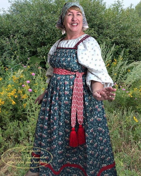 Наряд из поплина "Самоцветы - малахит" и сатина "Голубые бутончики"