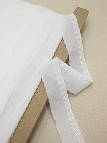 Шитье цв.молочно-белый (общая ширина 35мм, ширина вышивки 12мм), хлопок-100%, батист