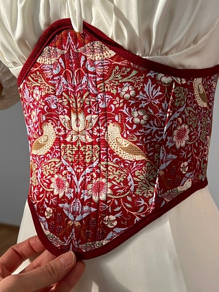Корсет из интерьерного хлопка "Райские птички" цвет бордово-красный