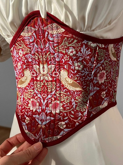 Корсет из интерьерного хлопка "Райские птички" цвет бордово-красный