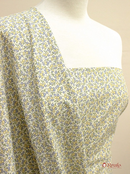 Импорт. хлопок "Мелкие ягодки" цв.бежевый/джинс, ш.1.45м, хлопок-100%, 105гр/м.кв